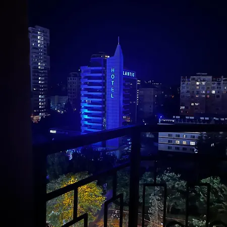Apartment двухкомнатная в аркадии с евро ремонтом ! *