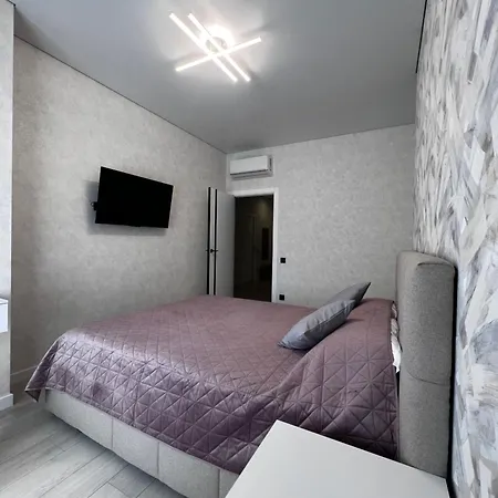 двухкомнатная в аркадии с евро ремонтом ! Apartment *