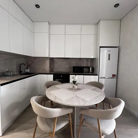 двухкомнатная в аркадии с евро ремонтом ! Apartment