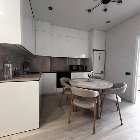 двухкомнатная в аркадии с евро ремонтом ! Apartment